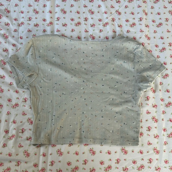 🍂PINK ROSE pointelle floral v neck crop top🍂 - Picture 3 of 3